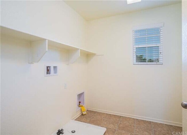 Building Photo - 10958 Clover Cir