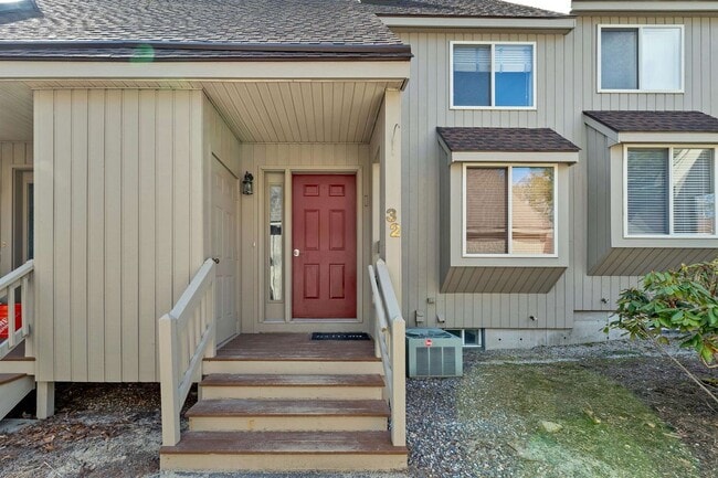 Building Photo - 32 Suffolk Ct