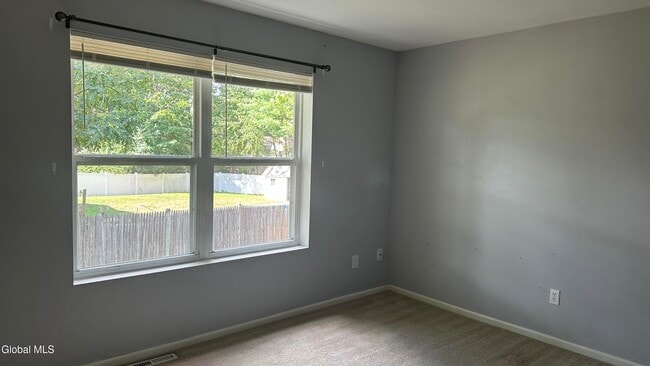 Building Photo - 21 Skylark Dr