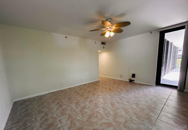 Building Photo - 108 Lakeshore Dr