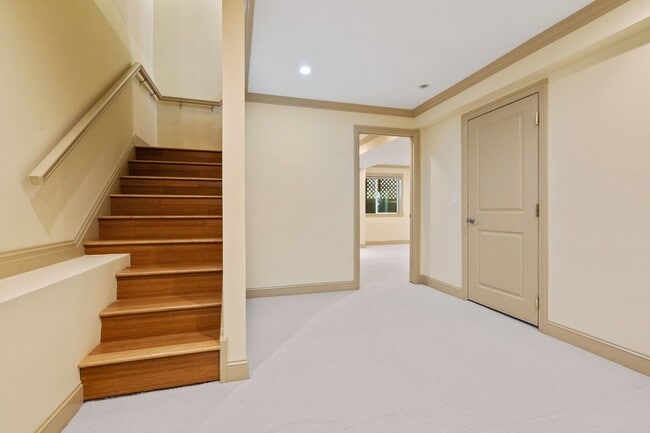 Building Photo - Heart of Hayes Valley - Updated 3 Bed, 2 B...