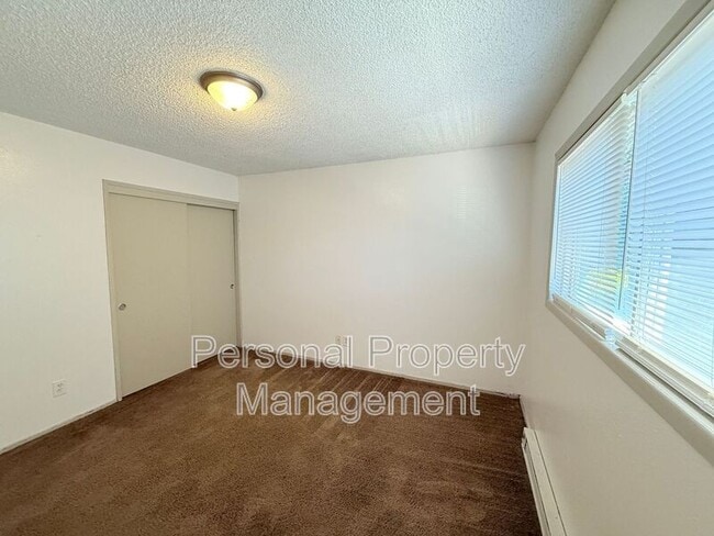 Building Photo - 3704 R St