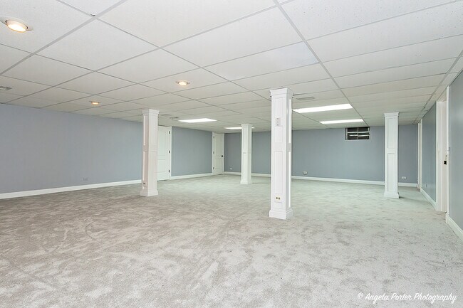 Building Photo - 756 Stonegate Rd