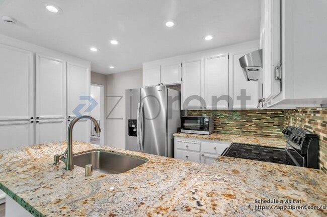 Building Photo - 135 Southwind Dr