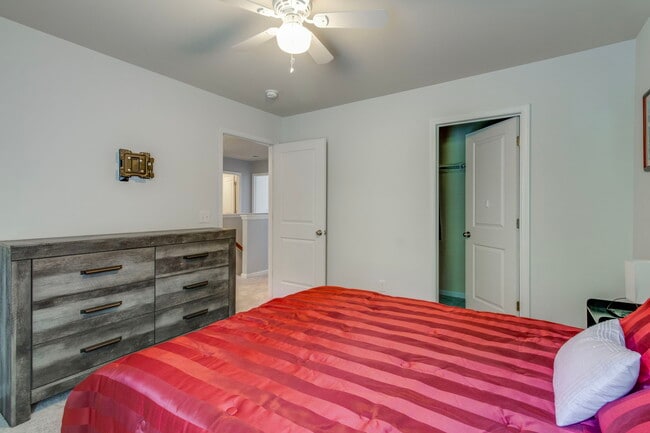 Building Photo - 456 Edenhall Dr