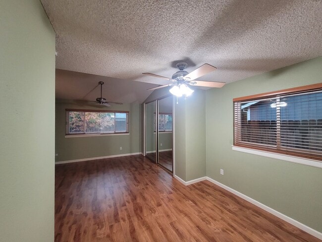 Building Photo - Beautiful home with wood floors