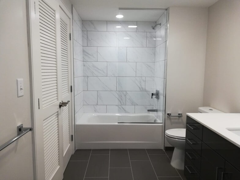 Building Photo - 262 Monsignor Obrien Hwy