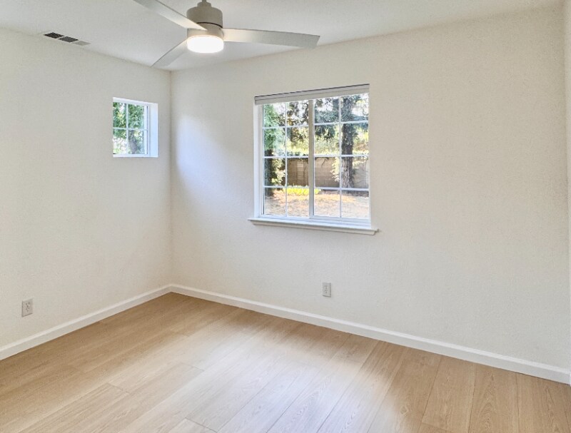 Building Photo - 3602 Swan Ct