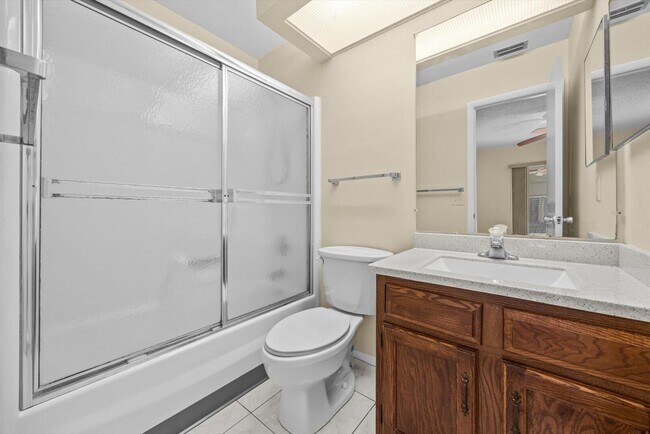 Building Photo - 29 Lake Vista Trail