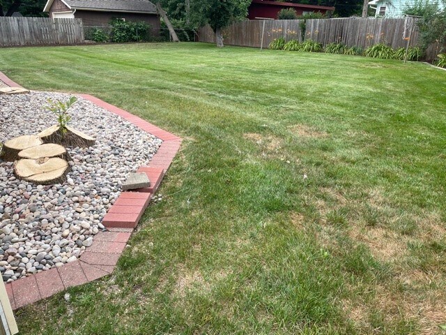 Building Photo - 307 Cardinal Cres