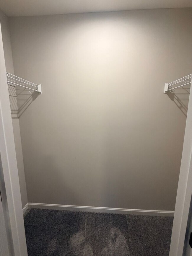 Building Photo - 1325 Horse Shoe Bnd