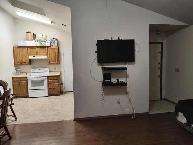 Building Photo - 71 Valleyview Rd