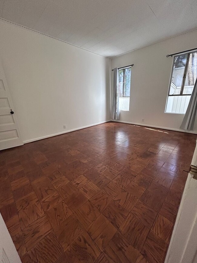 Building Photo - 9080 Shoreham Dr