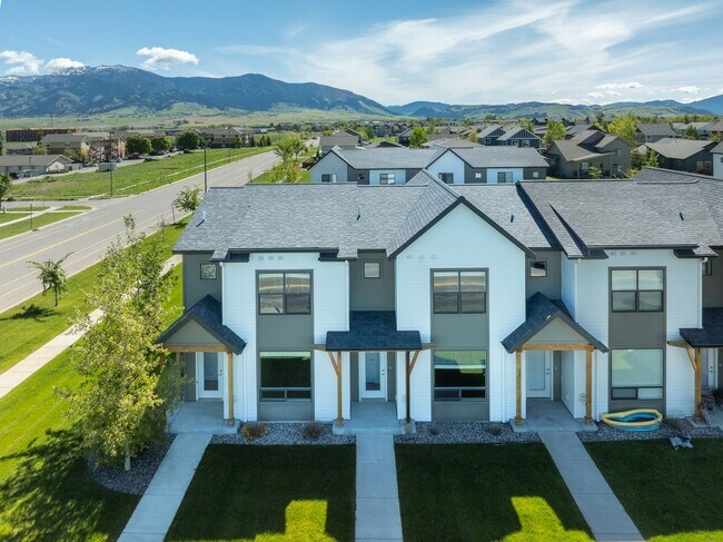 Building Photo - 3380 Davis Ln