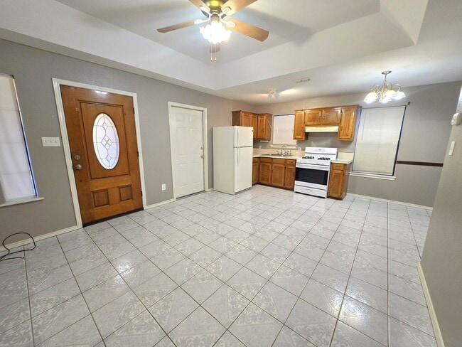 Building Photo - COZY 2BD/1.5BTH/1GAR home in Harlingen at an affordable price!