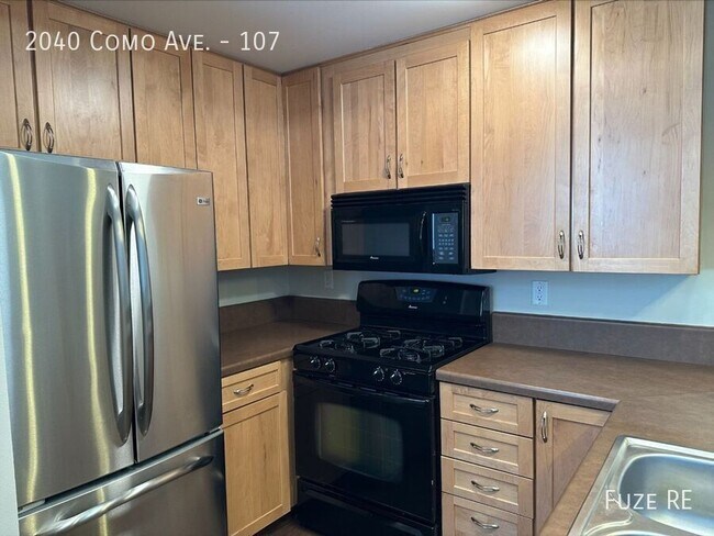 Building Photo - 2040 Como Ave