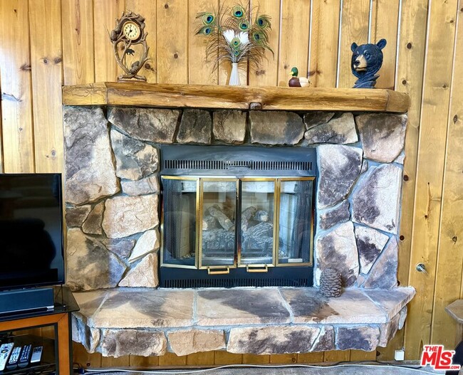 Building Photo - 701 Pinnacle Dr