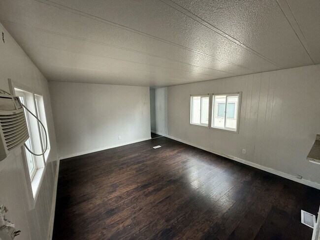 Building Photo - 1303 N College Ave