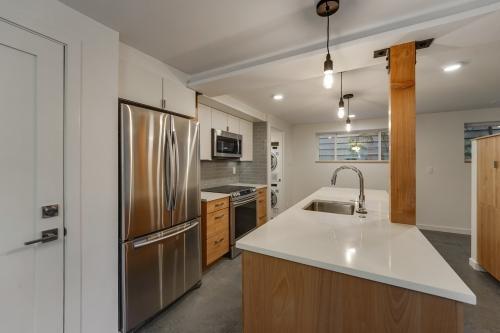 Building Photo - 0 bedroom in Seattle WA 98122