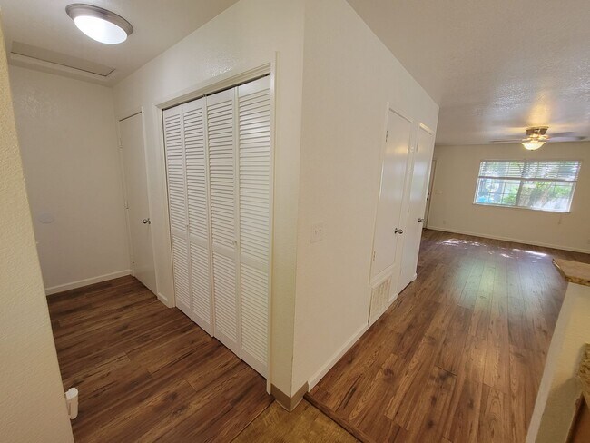 Building Photo - Two Story 3 Bedroom 2 Bath Condo in Chico for Rent!