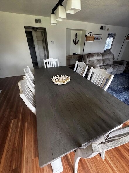 Building Photo - 5557 Sea Forest Dr