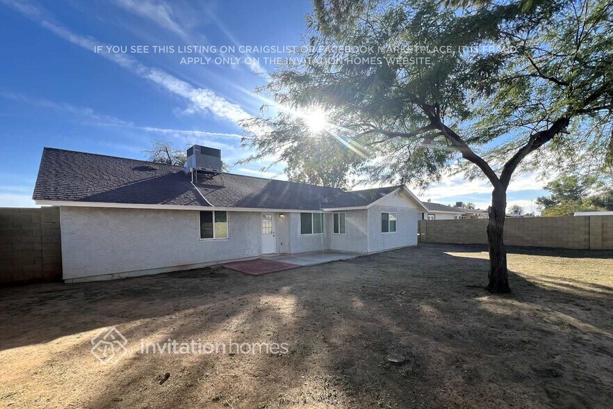 Building Photo - 3520 E Pueblo Ave