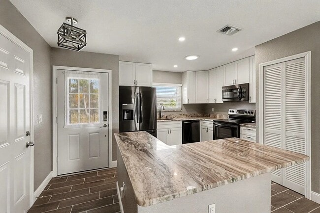 Building Photo - Newgate Street Northwest