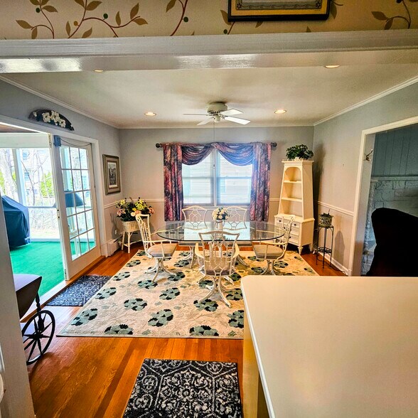 DINING AREA - 168 Park Ave