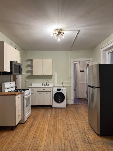 kitchen - 2640 West Thomas Street