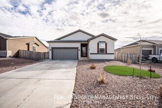 Building Photo - Charming 3-Bed, 2-Bath Gem on Pueblo’s Nor...