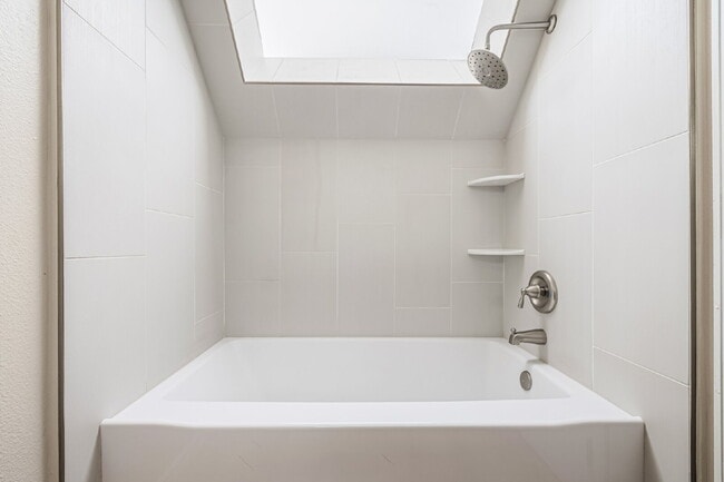 Building Photo - "Cozy 1-Bedroom Condo Retreat in Prime Thornton Location – Perfect for Modern Living!"