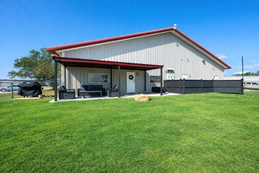 Building Photo - 6166 Imperial Loop Dr