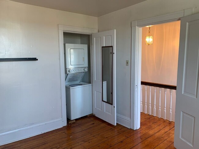 Building Photo - 5431 Howe St