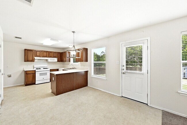 Building Photo - 220 Peppergrass Cove