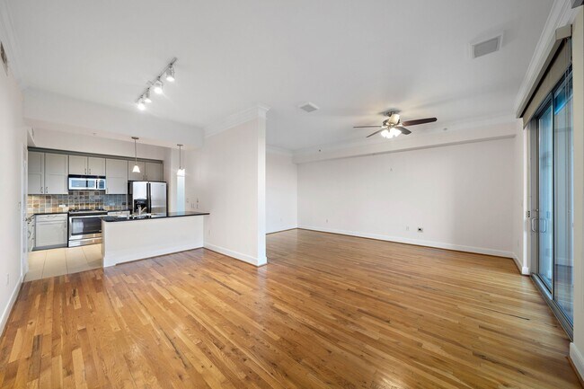Building Photo - 3333 Allen Pkwy