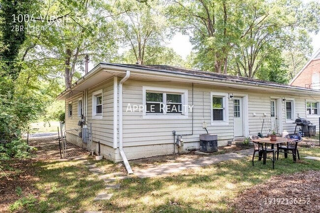 Building Photo - 1004 Virgie St