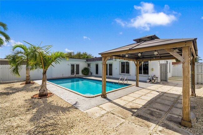 Building Photo - 5103 SW 128th Pl