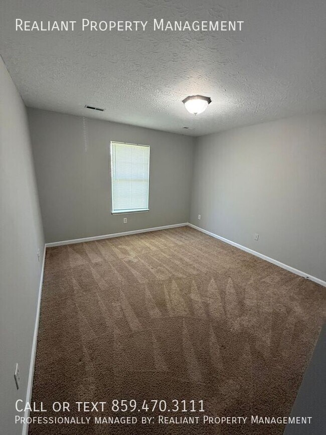 Building Photo - 2824 Ryan Cir