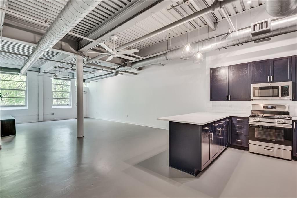 Building Photo - 400 Village Pkwy