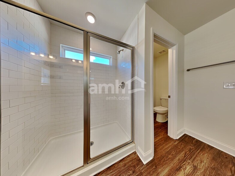 Building Photo - 401 Tributary Ln