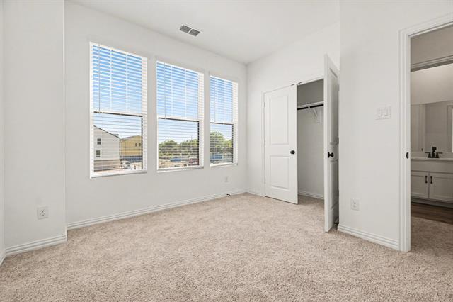 Building Photo - 901 Janwood Dr