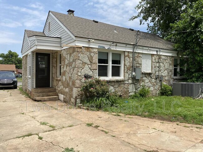 Building Photo - 632 SW 44th St