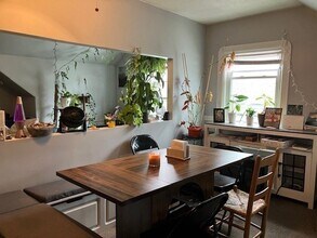 Building Photo - 96 Harrishof St