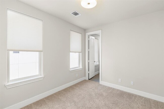 Building Photo - 2123 McIlhenny St