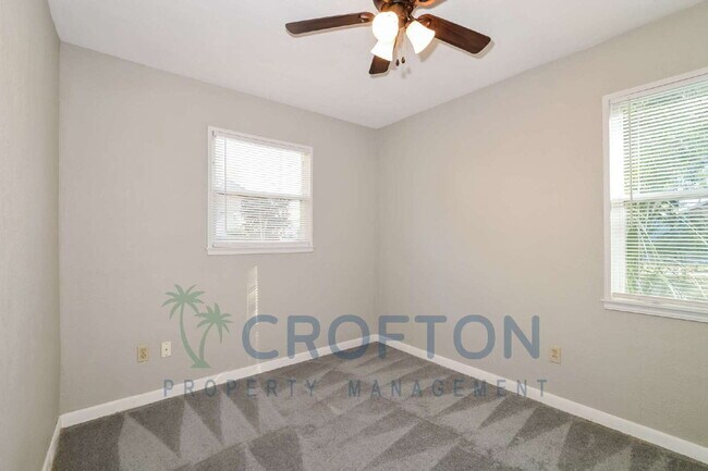 Building Photo - 350 Harris Ave