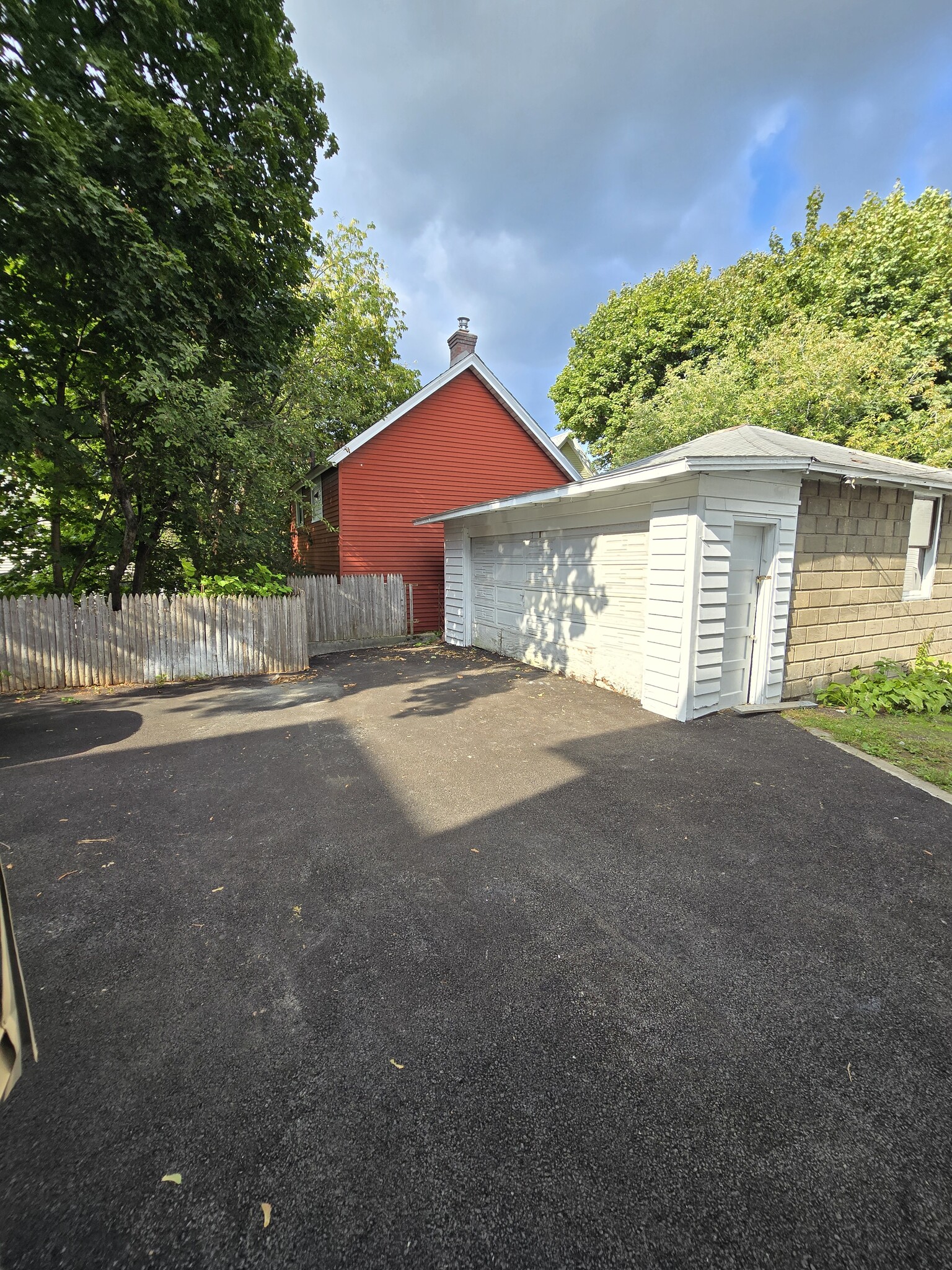 Building Photo - 262 Tennyson Ave