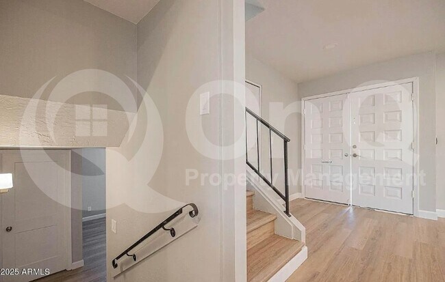 Building Photo - 1646 E Hermosa Dr