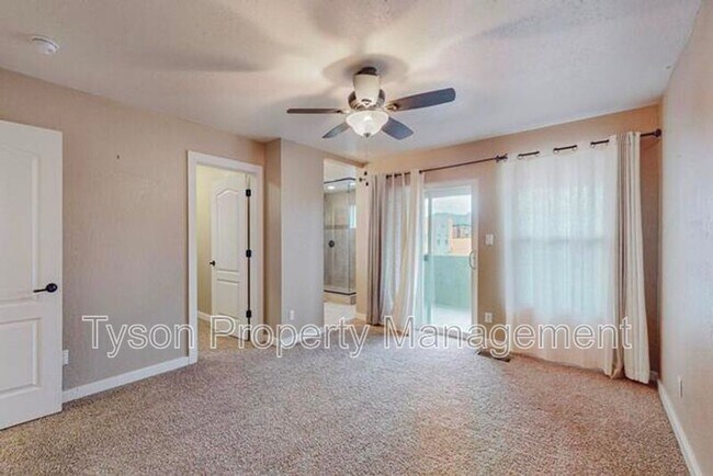 Building Photo - 1667 Domino Dr SE