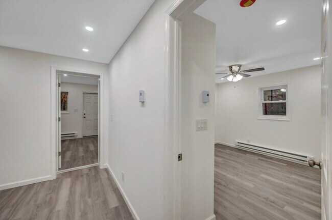 Building Photo - 752 Toll Rd