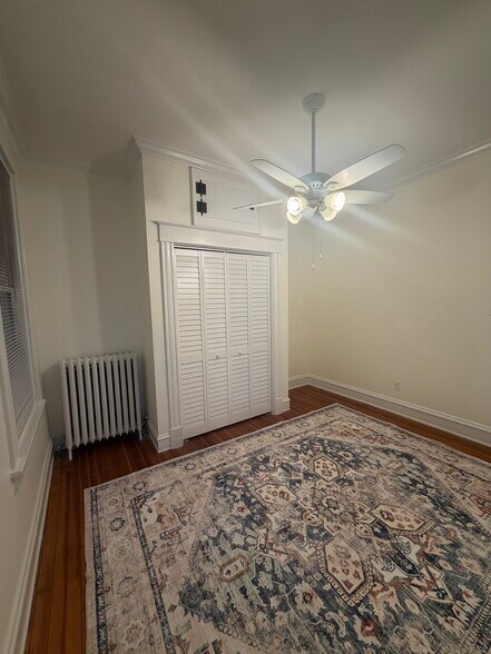 Large double closet - 2808 Floyd Ave